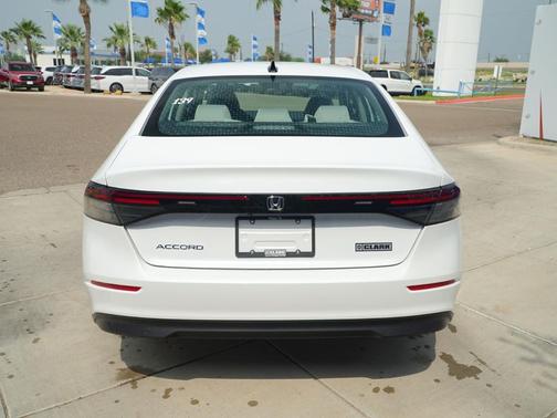 Platinum White Pearl 2026 Honda Accord SE