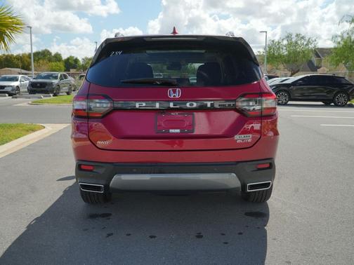 Radiant Red Metallic II 2026 Honda Pilot Elite