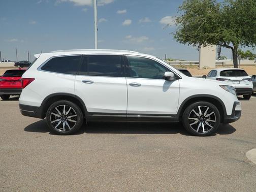 2022 Honda Pilot Touring 8-Passenger