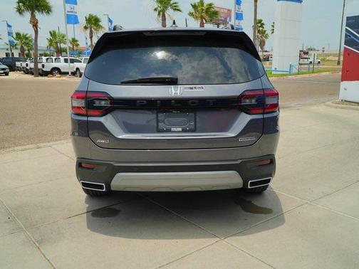 2025 Honda Pilot Touring 8-Passenger