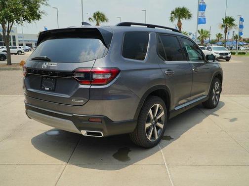 2025 Honda Pilot Touring 8-Passenger