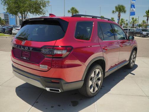 Radiant Red Metallic II 2026 Honda Pilot Touring 8-Passenger