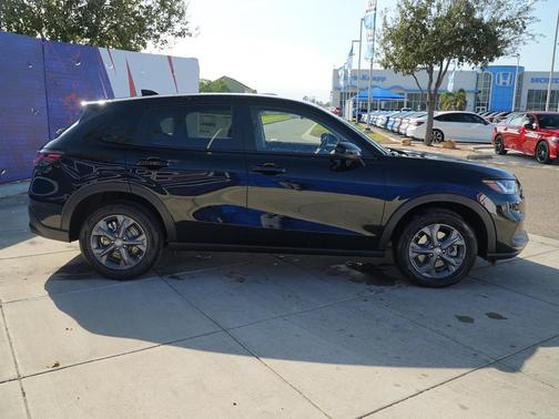 Crystal Black Pearl 2026 Honda HR-V LX