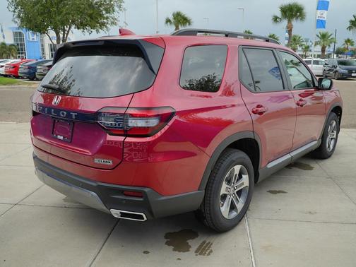 Radiant Red Metallic II 2026 Honda Pilot EX-L