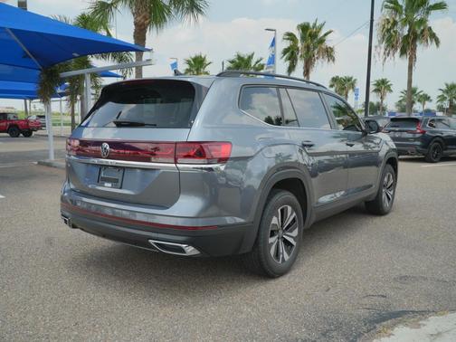 Platinum Gray Metallic 2024 Volkswagen Atlas 2.0T SE