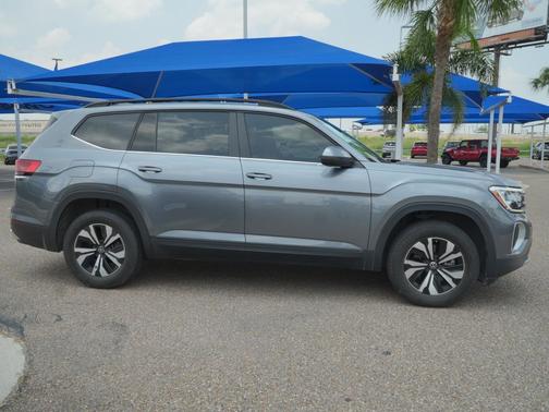 Platinum Gray Metallic 2024 Volkswagen Atlas 2.0T SE
