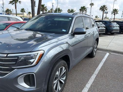 Platinum Gray Metallic 2024 Volkswagen Atlas 2.0T SE