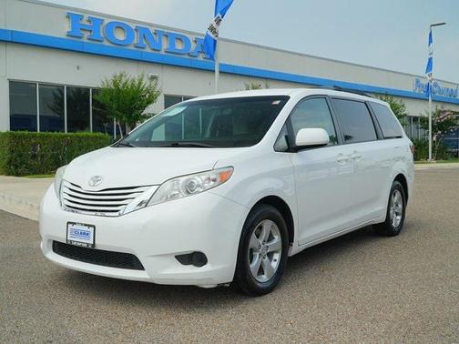 2017 Toyota Sienna LE