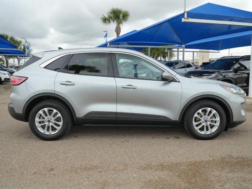 Iconic Silver 2021 Ford Escape SE