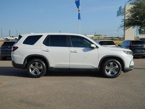 Platinum White Pearl 2023 Honda Pilot AWD EX-L 7 Passenger