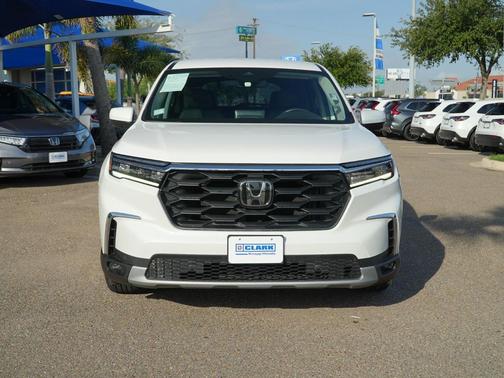 Platinum White Pearl 2023 Honda Pilot AWD EX-L 7 Passenger