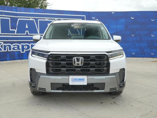 Platinum White Pearl 2026 Honda Pilot Elite