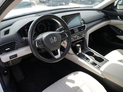 Platinum White Pearl 2019 Honda Accord EX-L