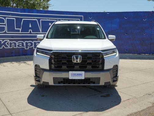 Platinum White Pearl 2026 Honda Pilot Touring 8-Passenger