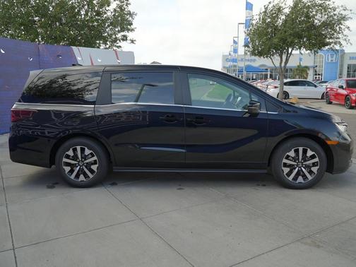 Crystal Black Pearl 2026 Honda Odyssey EX-L