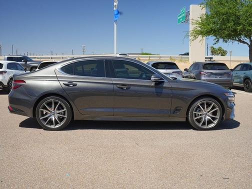 2023 Genesis G70 2.0T RWD