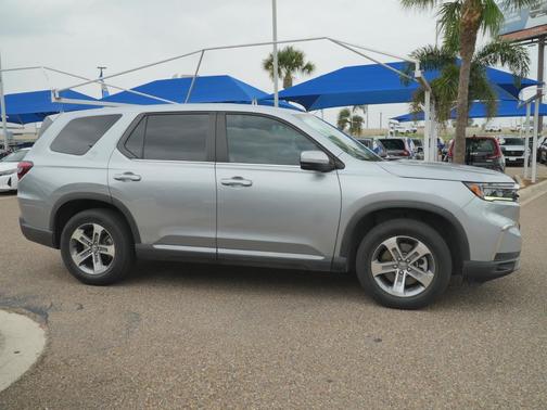 Lunar Silver Metallic 2023 Honda Pilot 2WD EX-L 8 Passenger