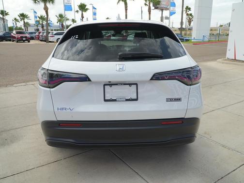 Platinum White Pearl 2026 Honda HR-V LX