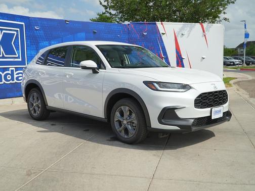 Platinum White Pearl 2026 Honda HR-V LX