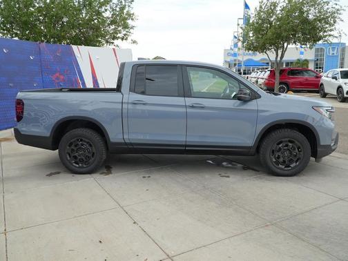 Sonic Gray Pearl 2026 Honda Ridgeline TrailSport+