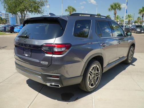 Modern Steel Metallic 2026 Honda Pilot Touring 8-Passenger