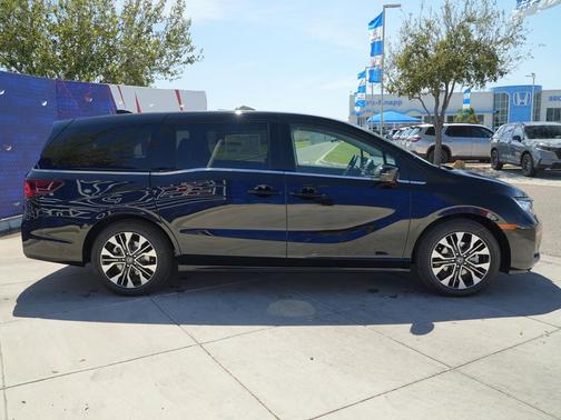 Crystal Black Pearl 2026 Honda Odyssey Elite
