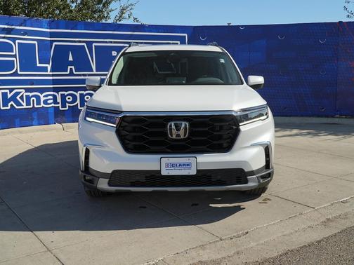 2025 Honda Pilot Touring 8-Passenger