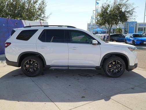 2025 Honda Pilot Touring 8-Passenger