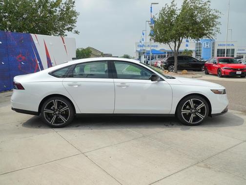 Platinum White Pearl 2026 Honda Accord SE