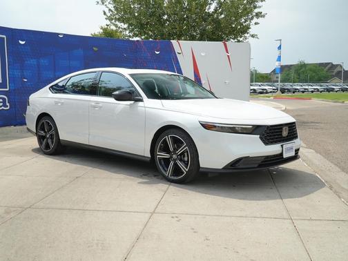 Platinum White Pearl 2026 Honda Accord SE