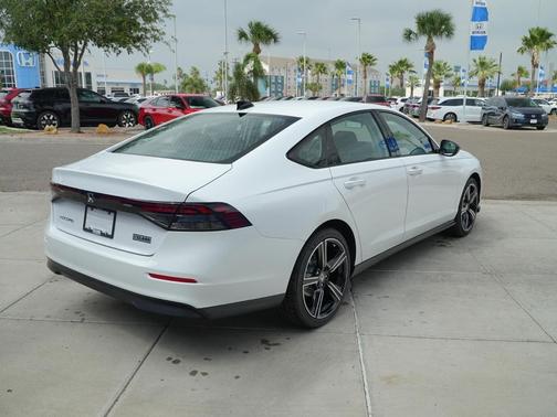 Platinum White Pearl 2026 Honda Accord SE