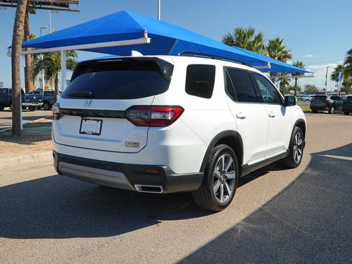 2023 Honda Pilot Touring 8-Passenger