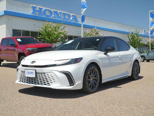 Wind Chill Pearl w/Midnight Black Metallic Roof 2025 Toyota Camry XSE