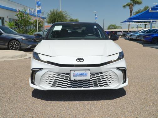 Wind Chill Pearl w/Midnight Black Metallic Roof 2025 Toyota Camry XSE