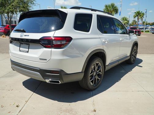 2025 Honda Pilot Touring 8-Passenger