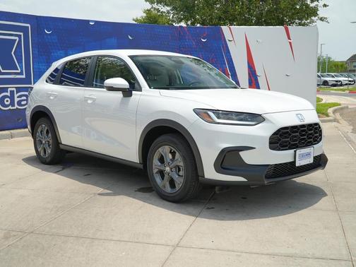 Platinum White Pearl 2027 Honda HR-V LX