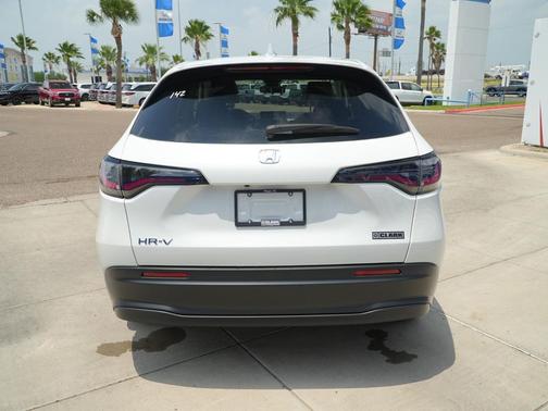 Platinum White Pearl 2027 Honda HR-V LX