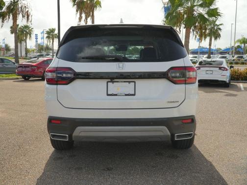 Platinum White Pearl 2023 Honda Pilot Touring 8-Passenger