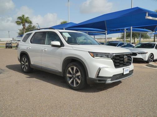 Platinum White Pearl 2023 Honda Pilot Touring 8-Passenger