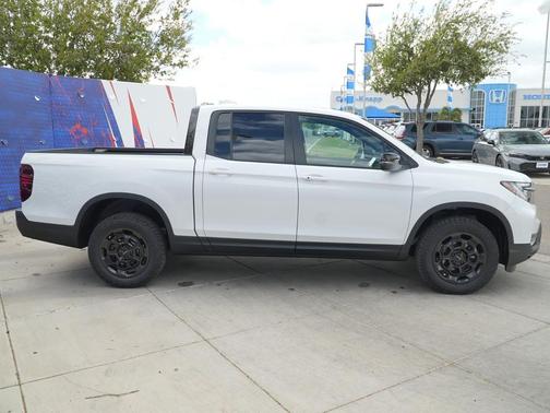 Platinum White Pearl 2026 Honda Ridgeline TrailSport+