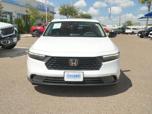 Platinum White Pearl 2025 Honda Accord SE
