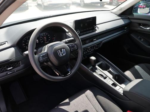 Platinum White Pearl 2025 Honda Accord SE