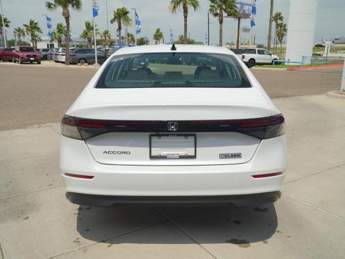 Platinum White Pearl 2026 Honda Accord SE