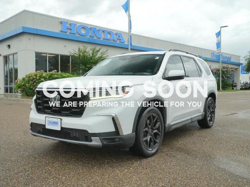 Platinum White Pearl 2025 Honda Pilot Touring 8-Passenger
