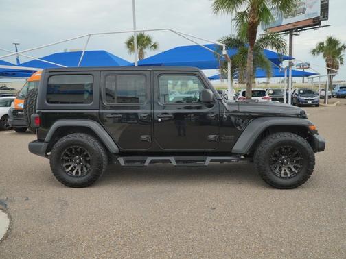 Black Clearcoat 2021 Jeep Wrangler Unlimited Sport Altitude