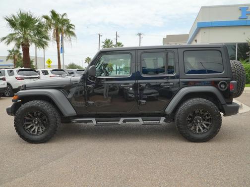 Black Clearcoat 2021 Jeep Wrangler Unlimited Sport Altitude