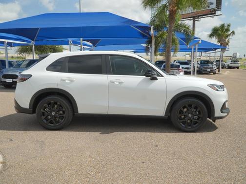 Platinum White Pearl 2024 Honda HR-V 2WD Sport