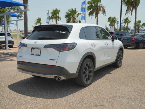 Platinum White Pearl 2024 Honda HR-V 2WD Sport