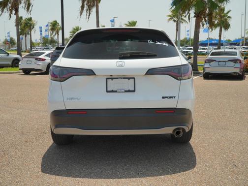 Platinum White Pearl 2024 Honda HR-V 2WD Sport