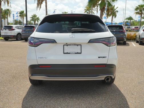 Platinum White Pearl 2024 Honda HR-V 2WD Sport